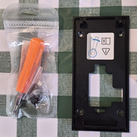 Ring Video Doorbell 2nd Gen With Mounting Plate Hardware. - Picture 3 of 3